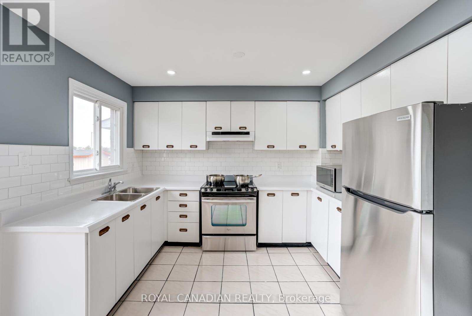 28 Nickel Crescent, Brampton, Ontario  L6S 4W1 - Photo 12 - W12151601