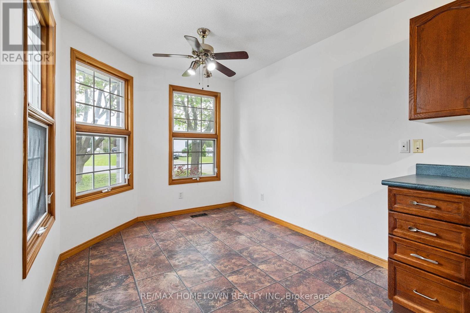 5303 Maple Street, Edwardsburgh/cardinal, Ontario  K0E 1E0 - Photo 13 - X12151761