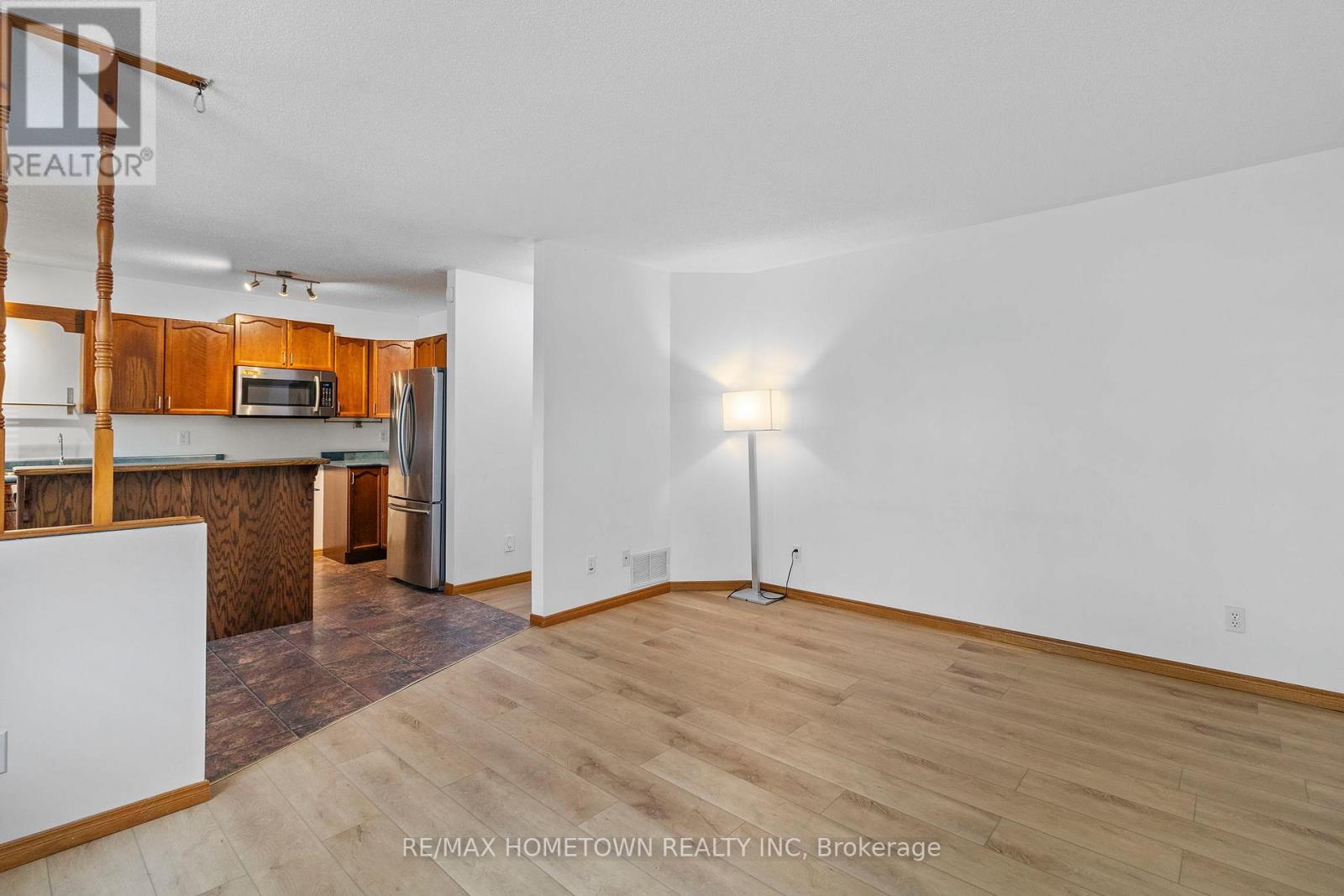 5303 Maple Street, Edwardsburgh/cardinal, Ontario  K0E 1E0 - Photo 14 - X12151761