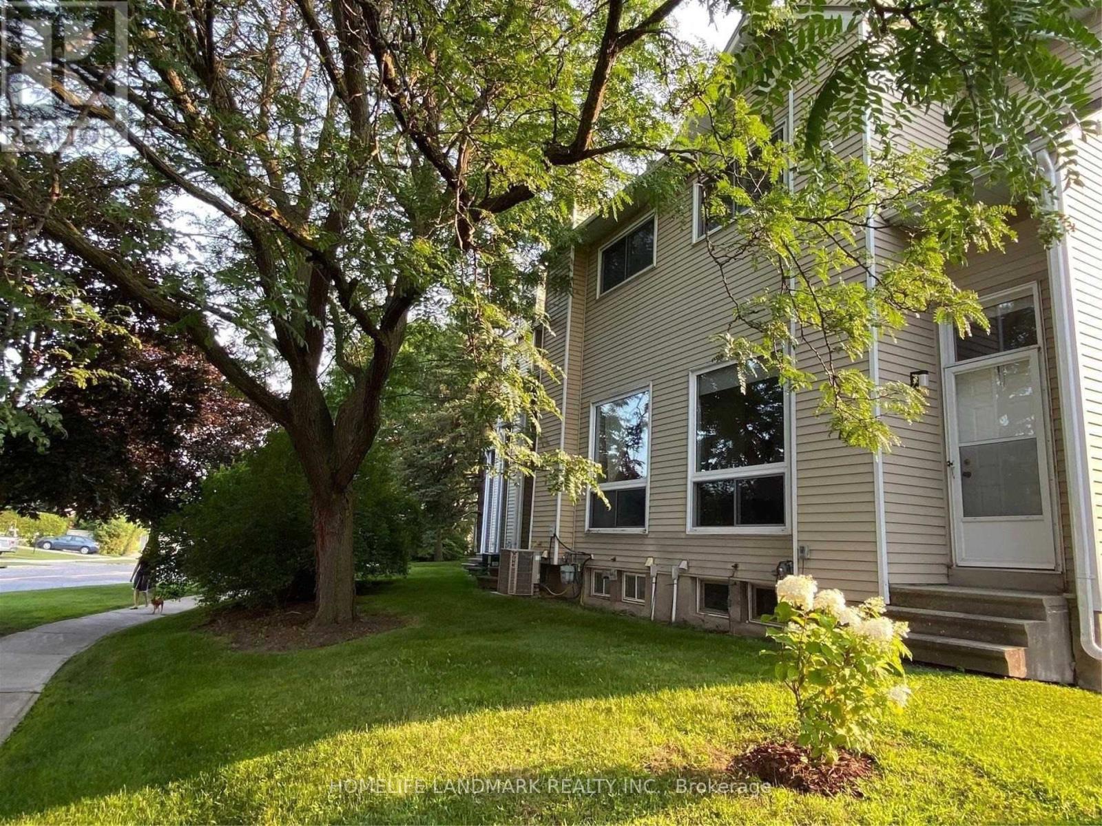 92 Esterlawn Point, Ottawa, Ontario  K2A 4C1 - Photo 14 - X12151525