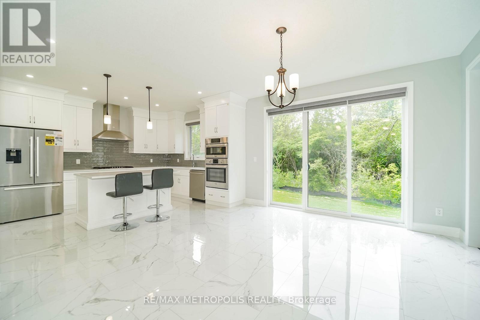 531 Masters Drive, Woodstock, Ontario  N4T 0L2 - Photo 12 - X12151556