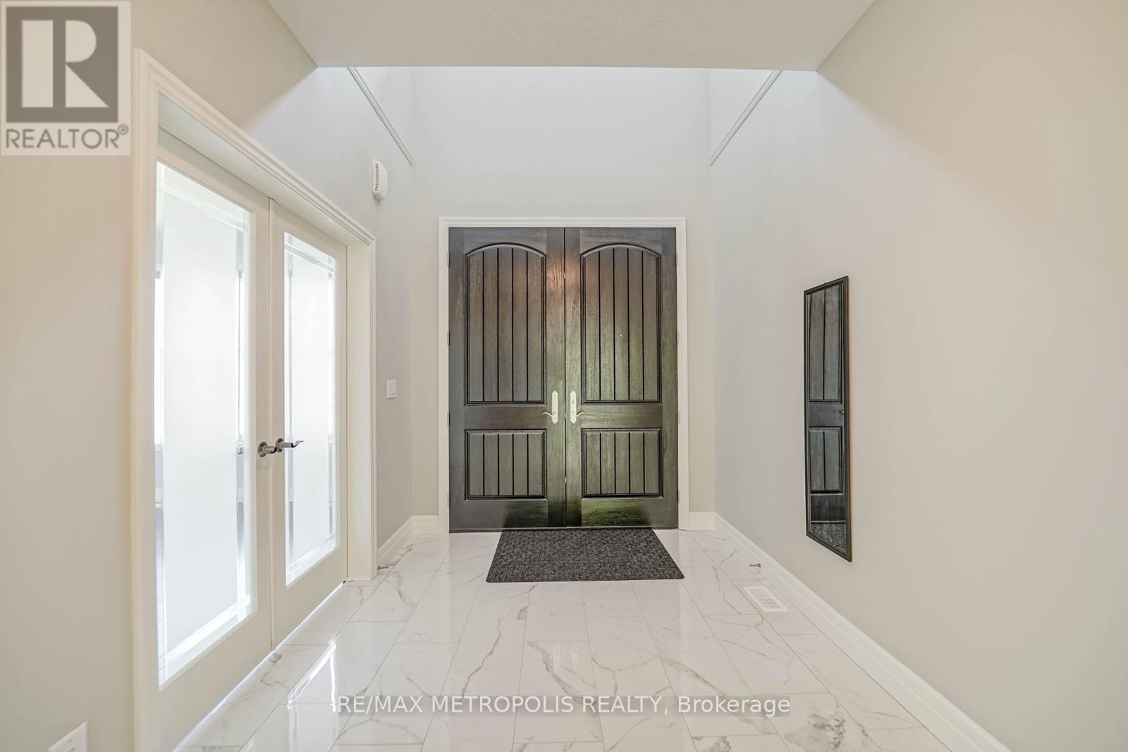 531 Masters Drive, Woodstock, Ontario  N4T 0L2 - Photo 2 - X12151556