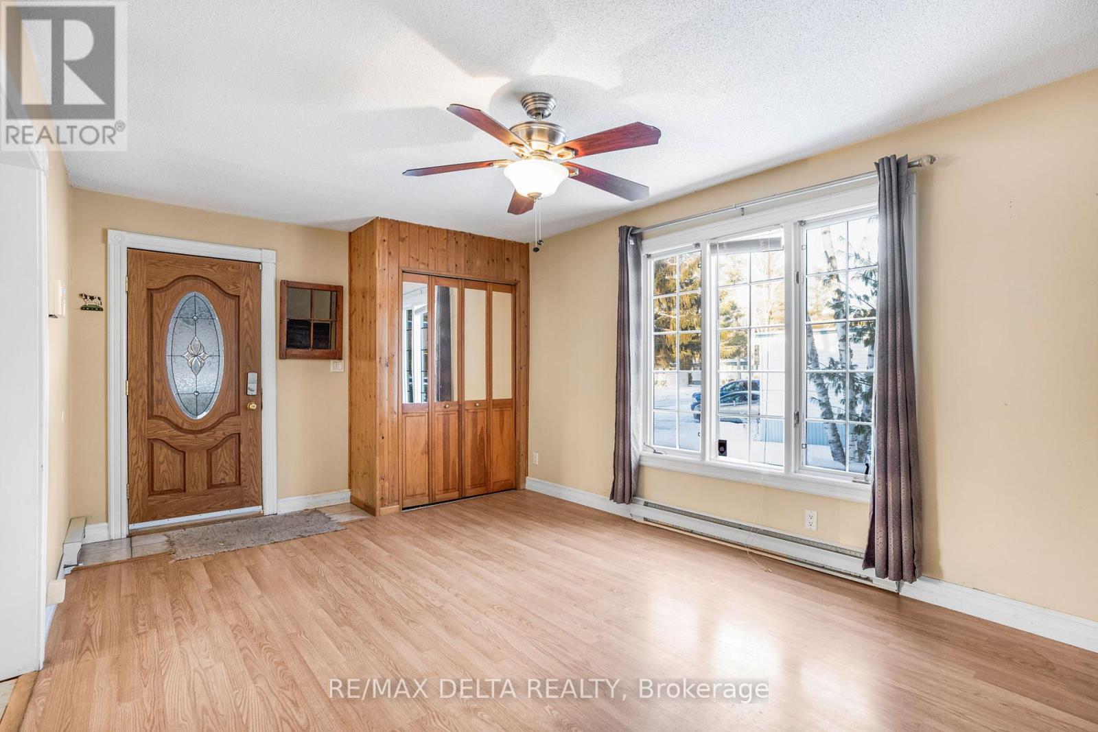 417 - 8250 County Road 17 Road, Clarence-Rockland, Ontario  K4K 1K7 - Photo 8 - X12151643
