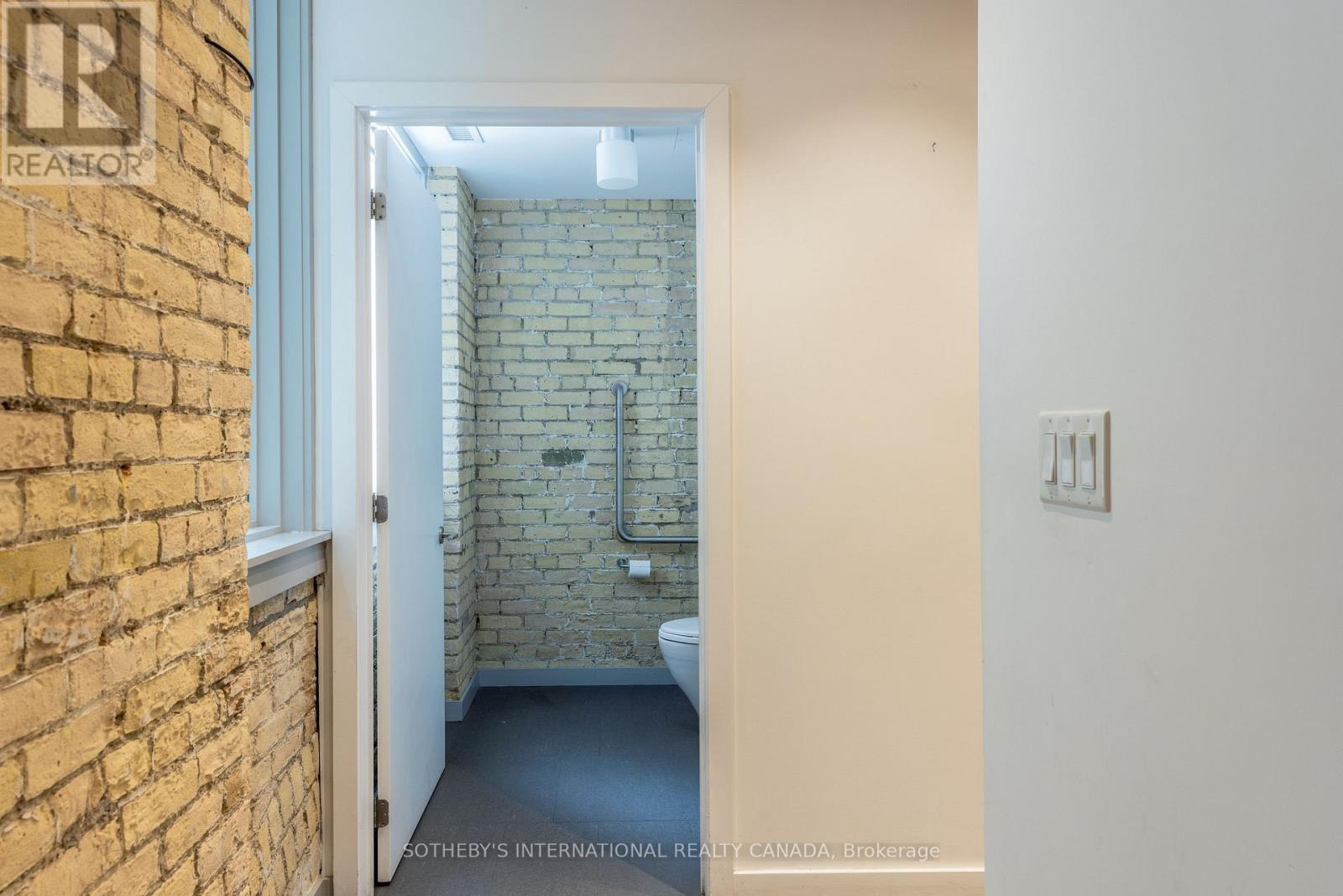 18 Gloucester Lane, Toronto (Church-Yonge Corridor), Ontario  M4Y 1L5 - Photo 41 - C12151542