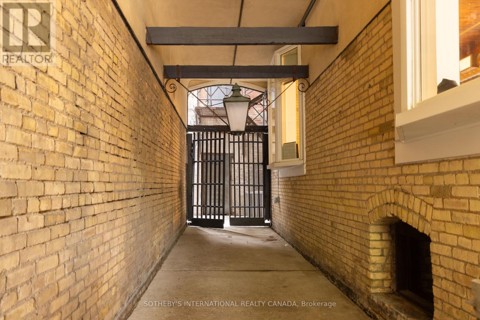 18 Gloucester Lane, Toronto (Church-Yonge Corridor), Ontario  M4Y 1L5 - Photo 48 - C12151546