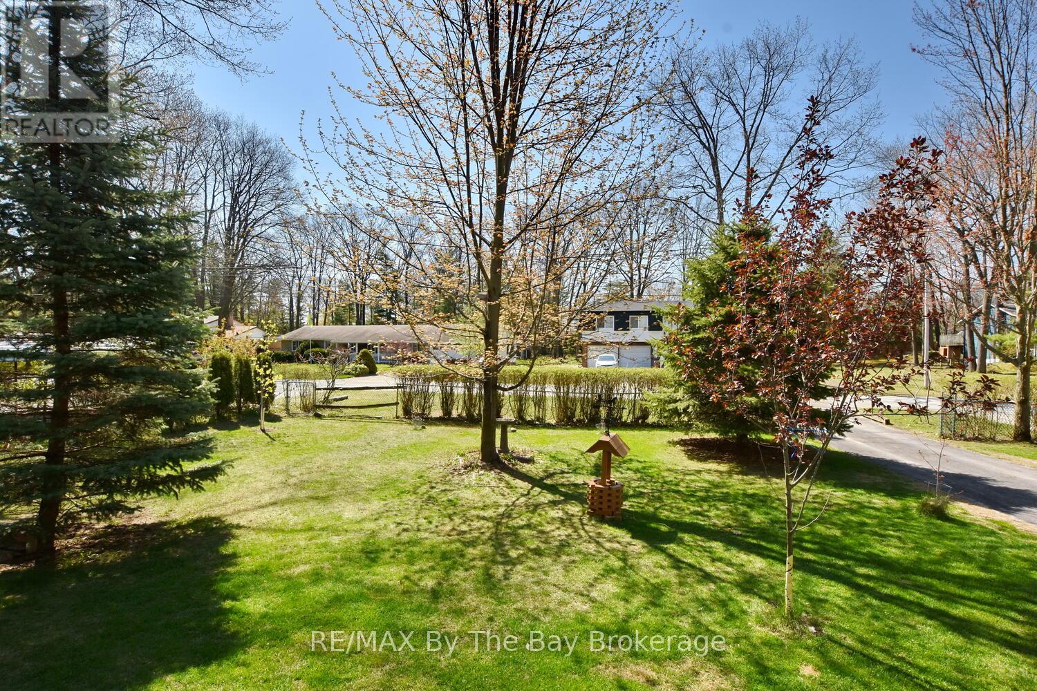 82 Helena Street, Wasaga Beach, Ontario  L9Z 1R1 - Photo 3 - S12151624