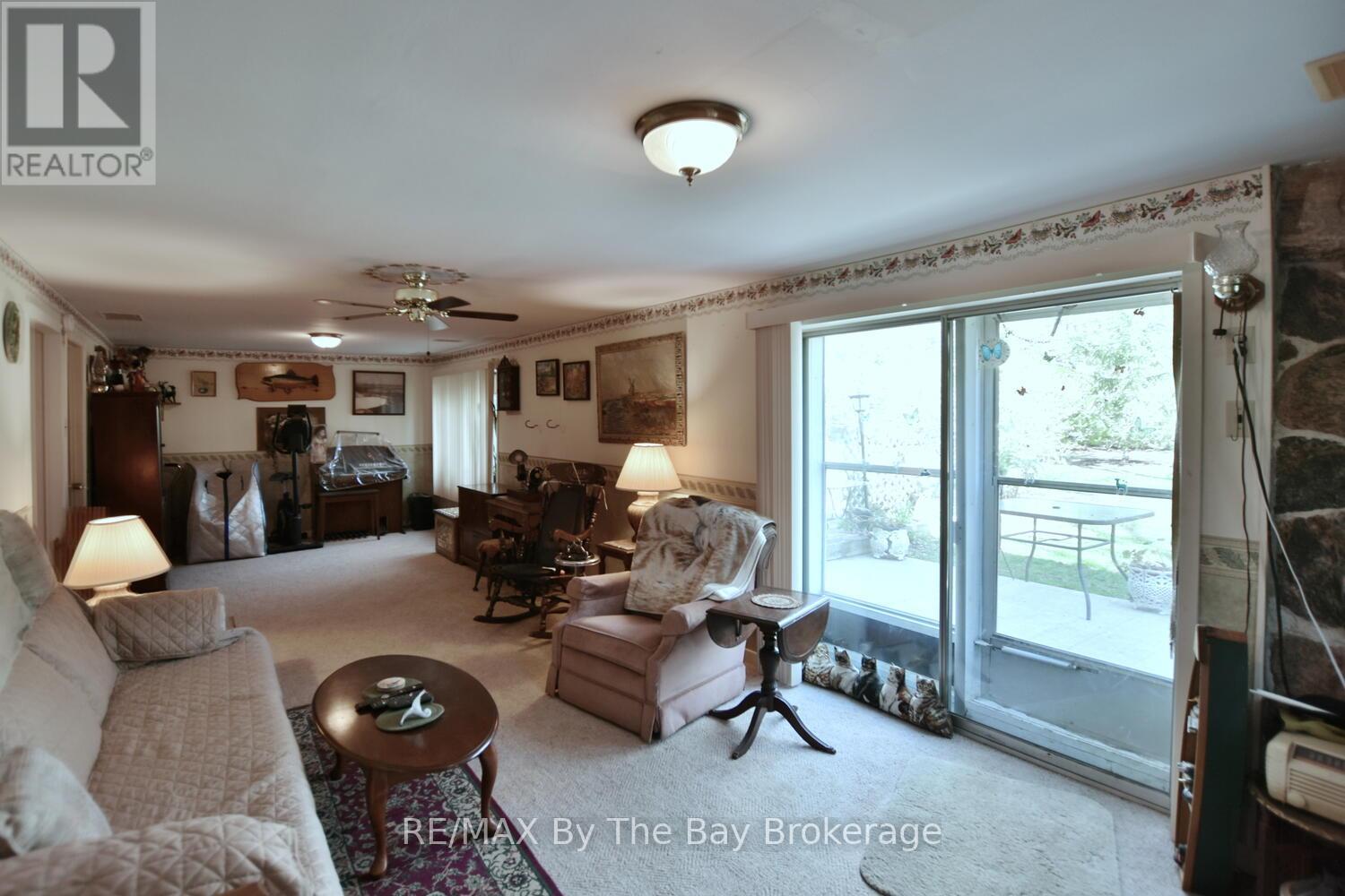 82 Helena Street, Wasaga Beach, Ontario  L9Z 1R1 - Photo 7 - S12151624