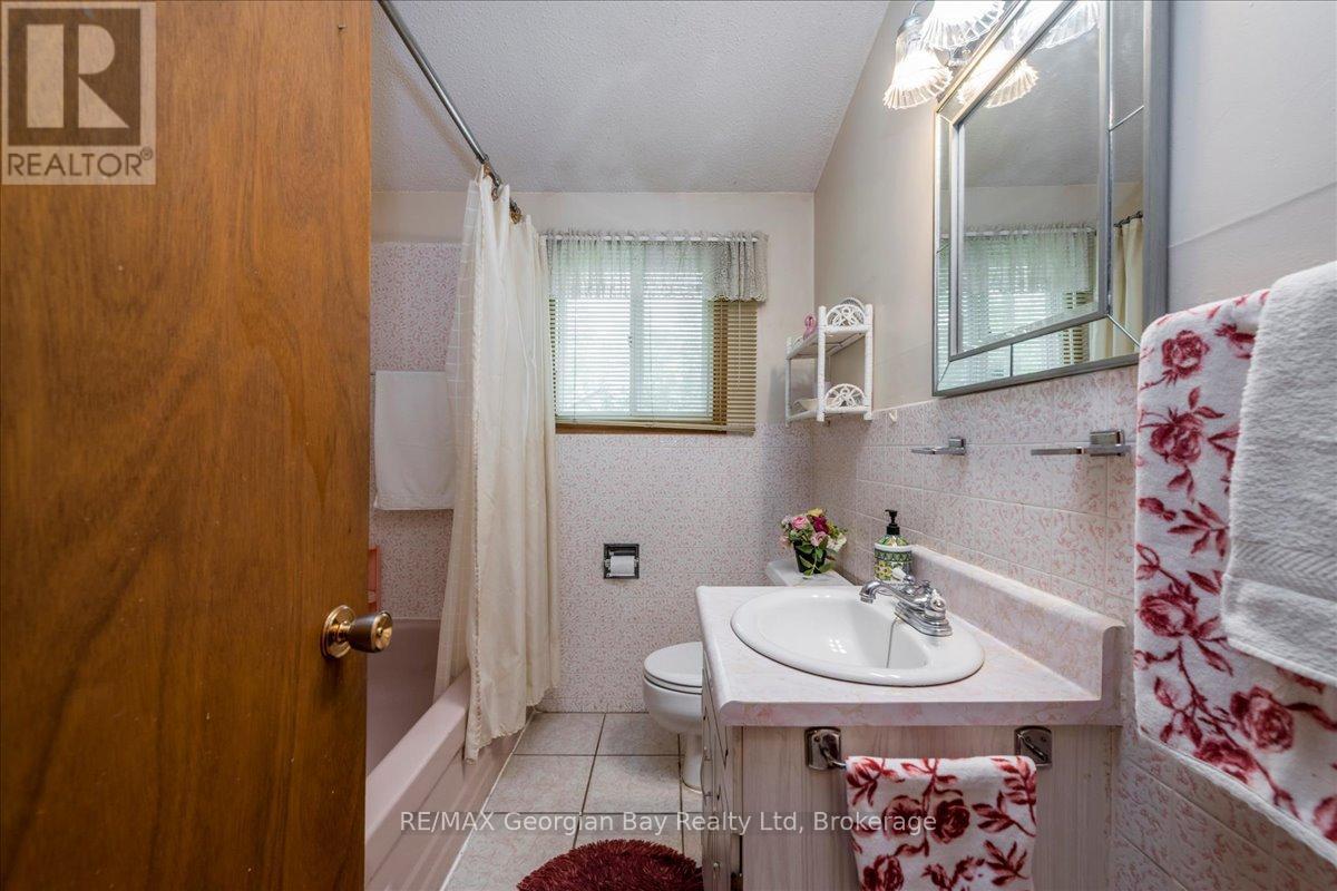 25 Tall Pines Drive W, Tiny, Ontario  L9M 0H4 - Photo 22 - S12151741