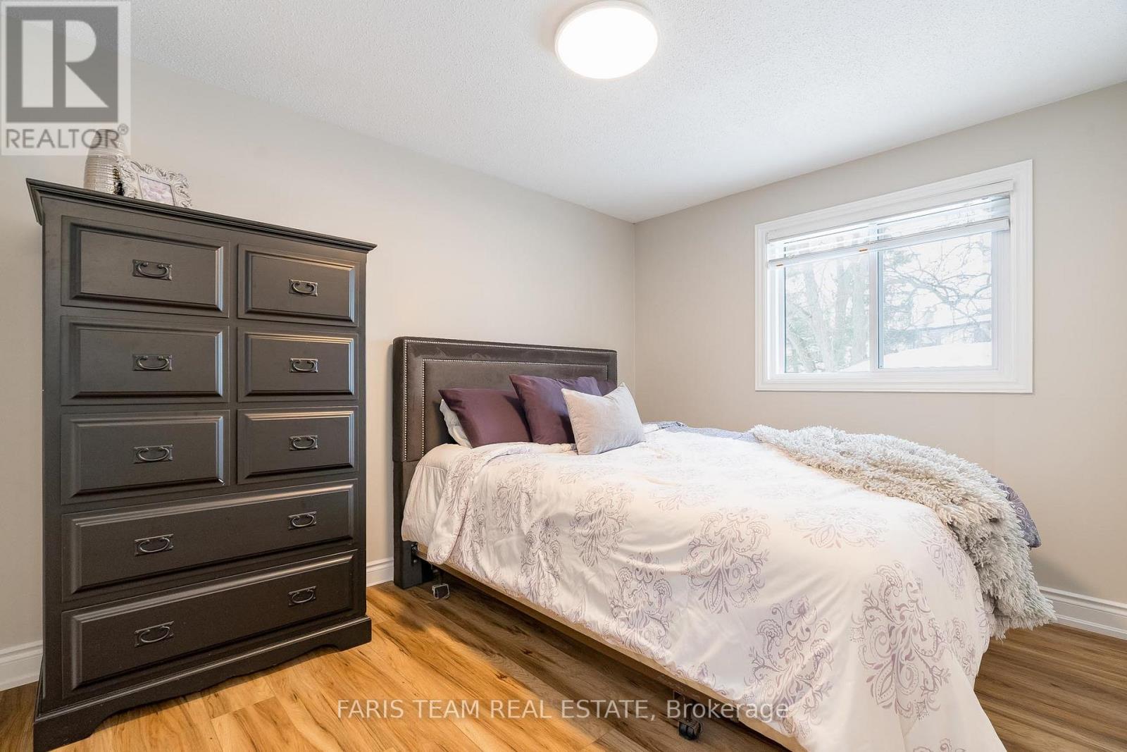 49 Ridgeway Avenue, Barrie, Ontario  L4N 5M2 - Photo 14 - S12139780