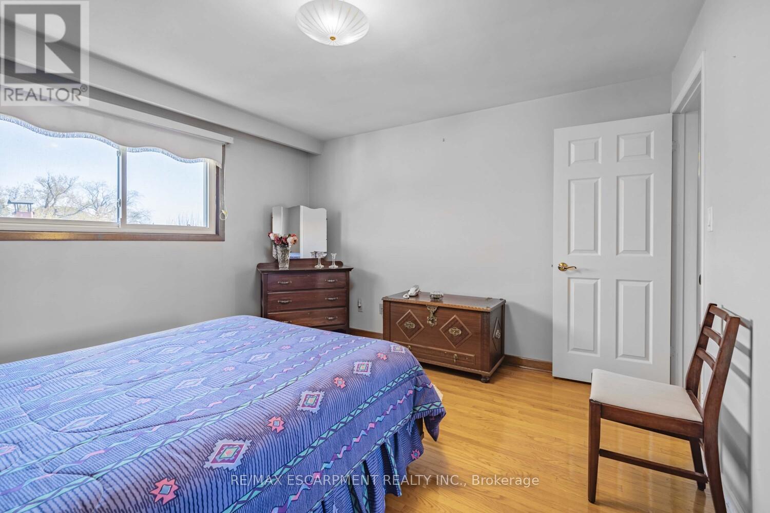 1227 Alexandra Avenue, Mississauga, Ontario  L5E 2A4 - Photo 19 - W12130837