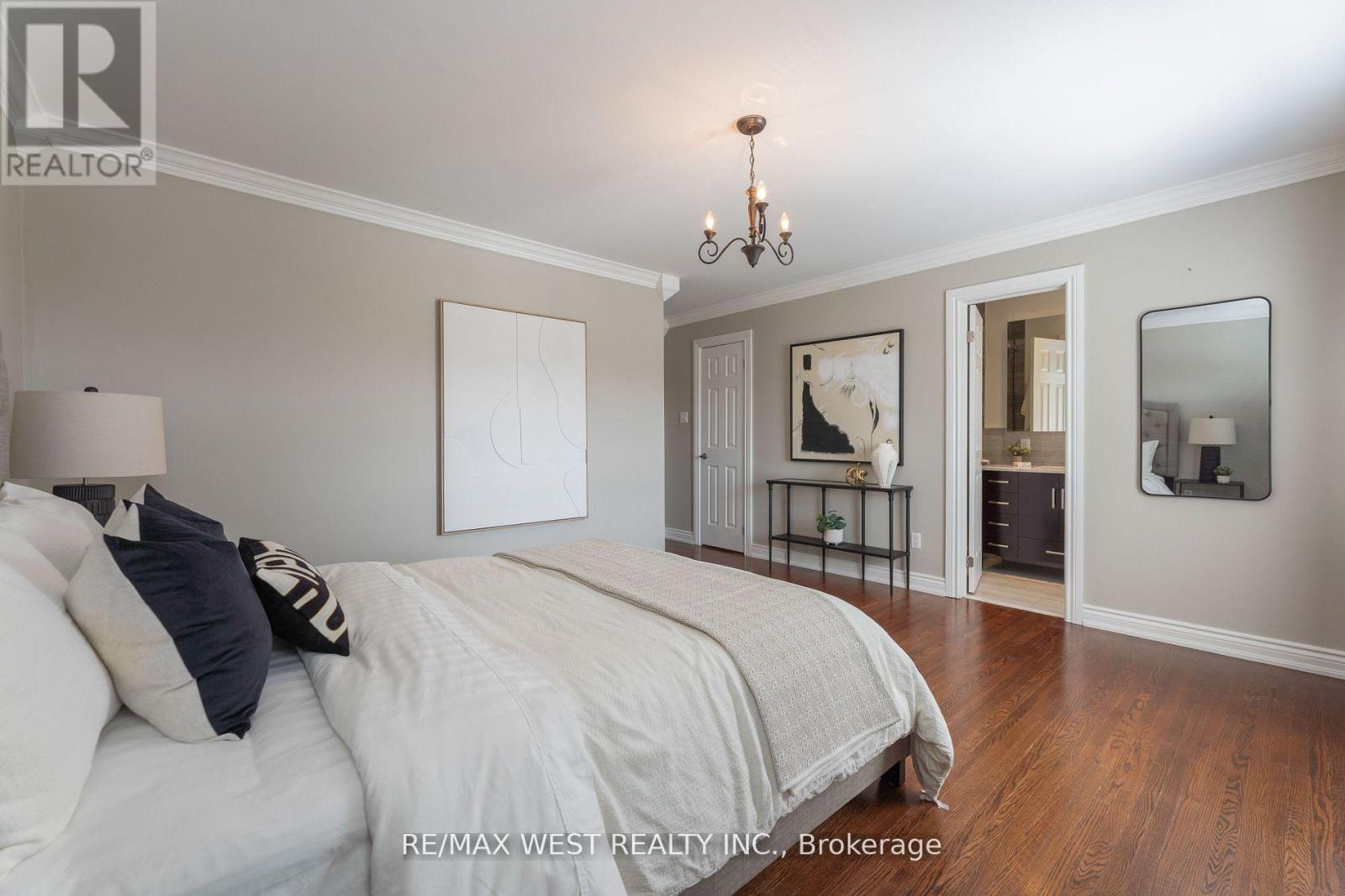 130 Spruce Avenue, Richmond Hill, Ontario  L4C 6W1 - Photo 21 - N12121345