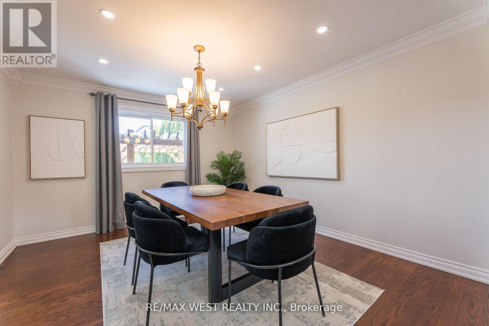 130 Spruce Avenue, Richmond Hill, Ontario  L4C 6W1 - Photo 10 - N12121345