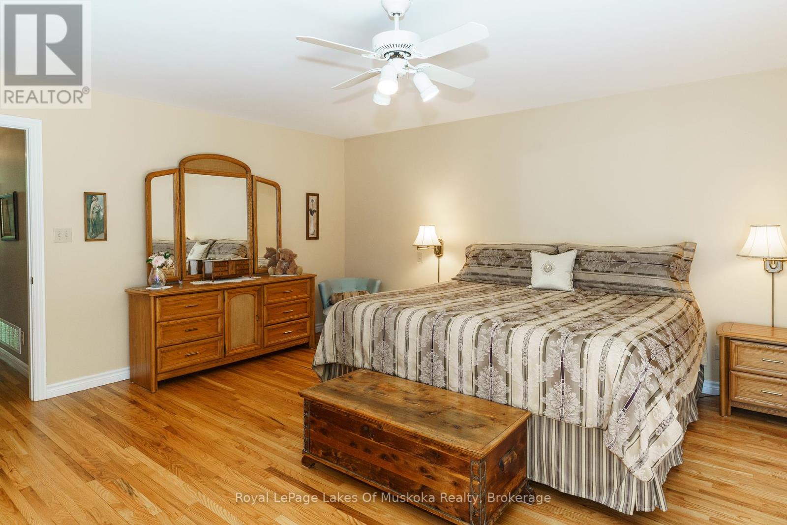 1020 Amelia Crescent, Gravenhurst, Ontario  P0E 1G0 - Photo 21 - X12151628