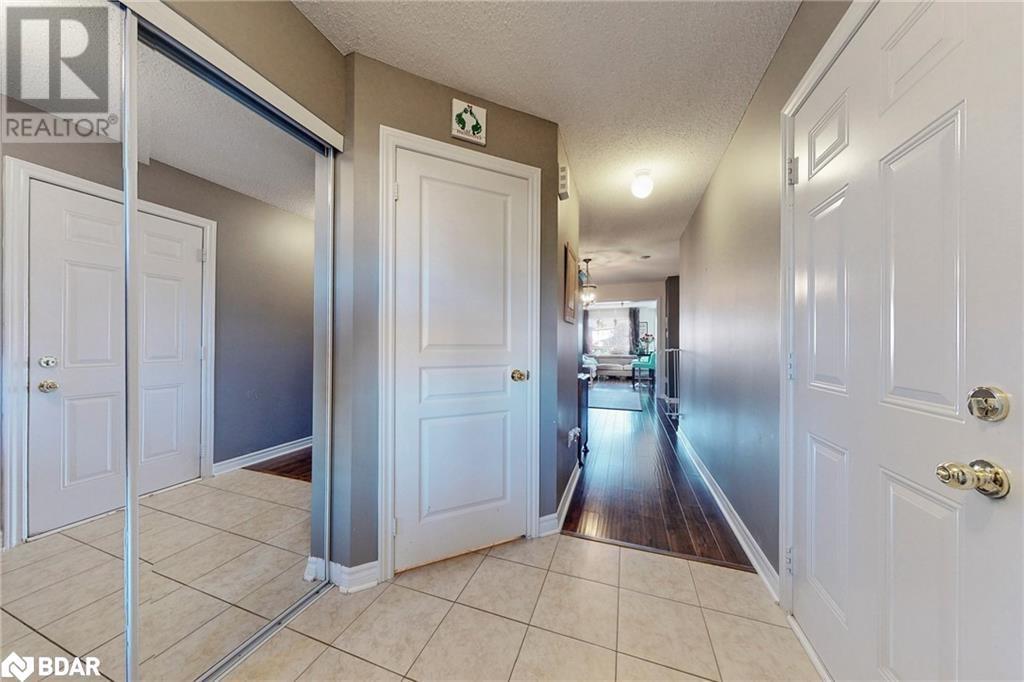 28 Lancaster Court, Barrie, Ontario  L4M 0G1 - Photo 2 - 40696146