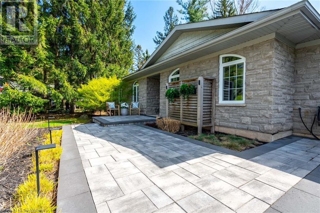 Property at 715 ROBSON Road image 3