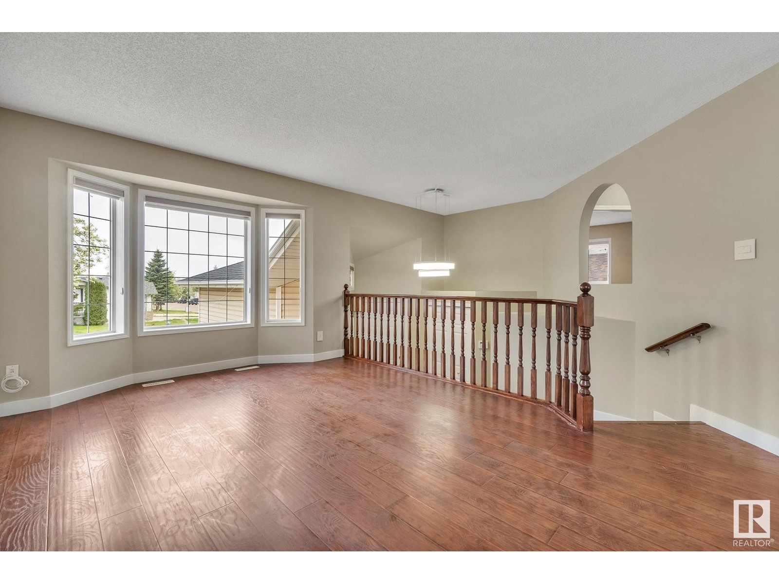 1067 Jones Cr Nw, Edmonton, Alberta  T6L 6Y1 - Photo 5 - E4435948