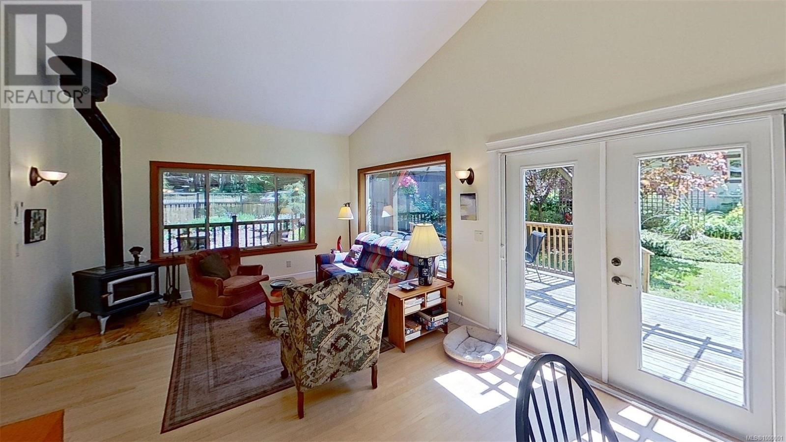 741 Lockinvar Lane, Gabriola Island, British Columbia  V0R 1X3 - Photo 5 - 1000001