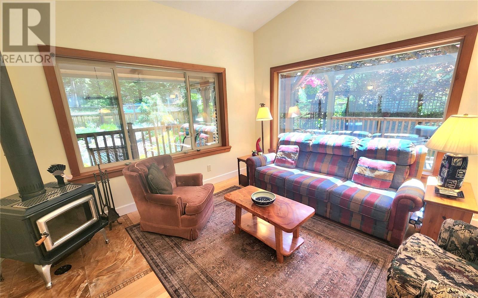 741 Lockinvar Lane, Gabriola Island, British Columbia  V0R 1X3 - Photo 6 - 1000001