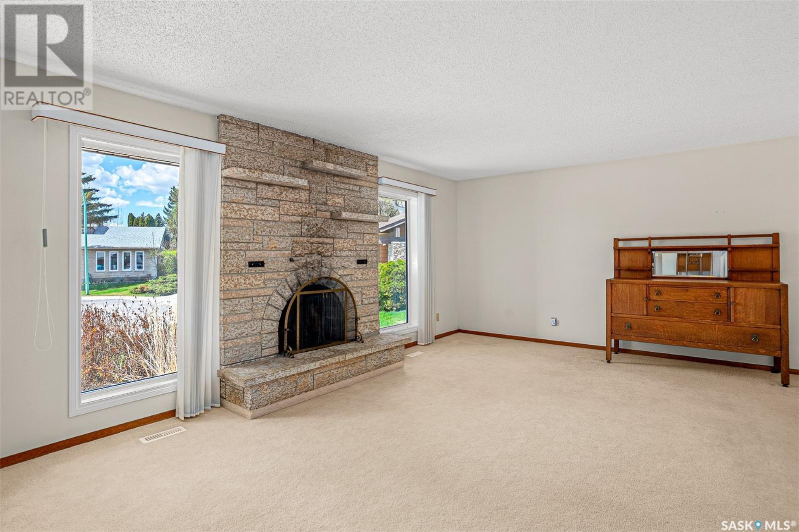 Property at 207 Costigan BAY image 5