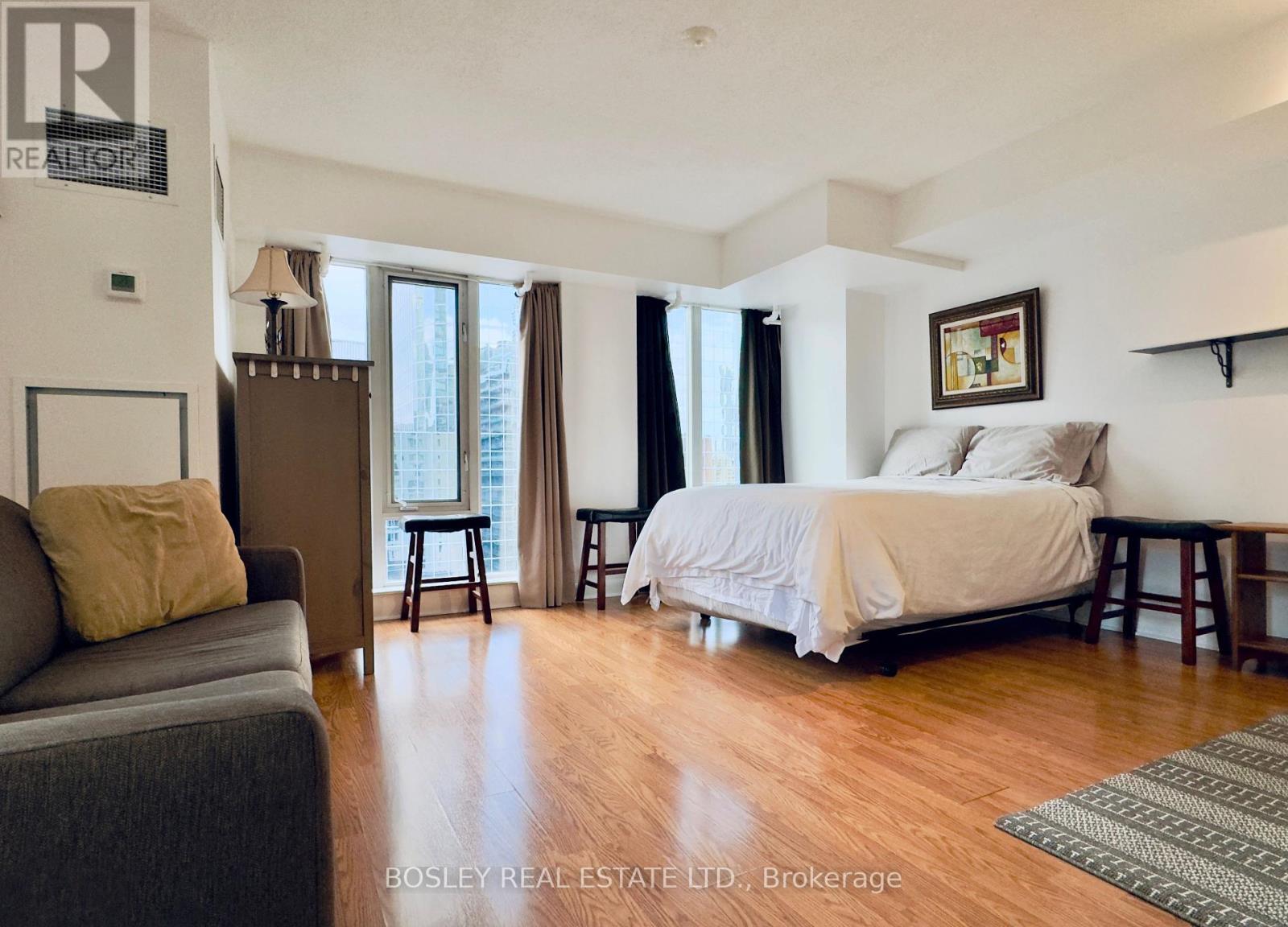 1401 - 200 Victoria Street, Toronto, Ontario  M5B 1V8 - Photo 8 - C12151672