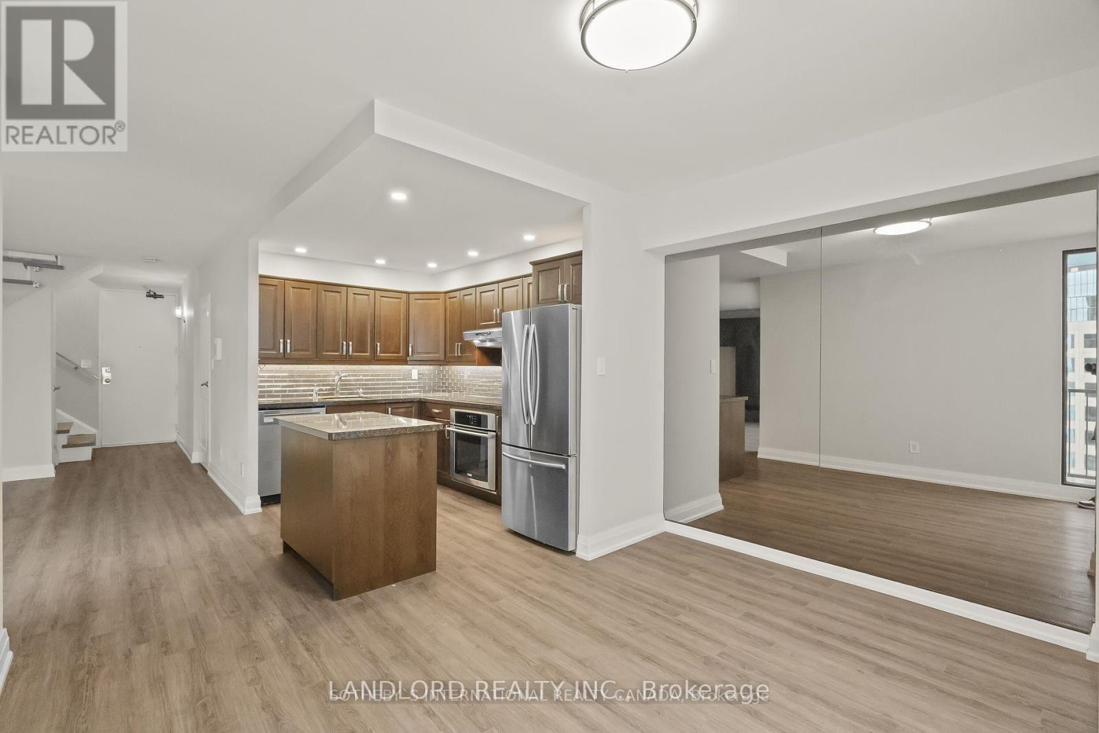 2208 - 33 Harbour Square, Toronto, Ontario  M5J 2G2 - Photo 5 - C12151690