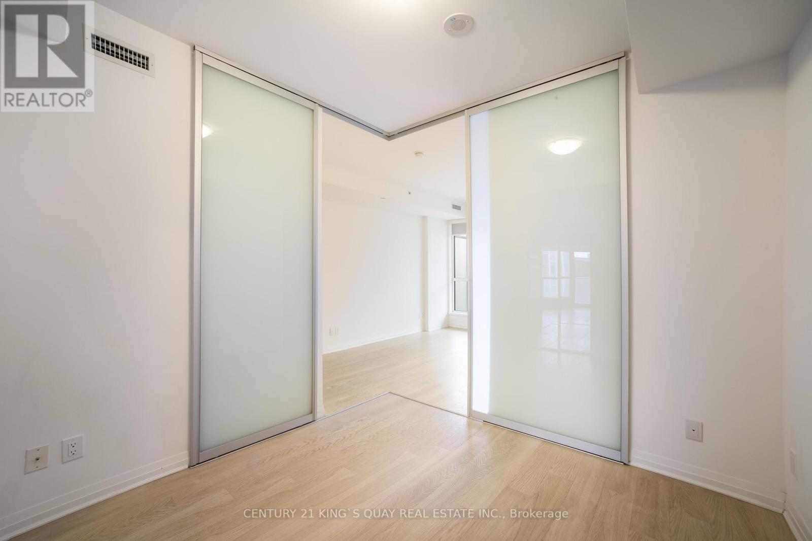 1010 - 8 Mercer Street, Toronto, Ontario  M5V 0C4 - Photo 12 - C12151770