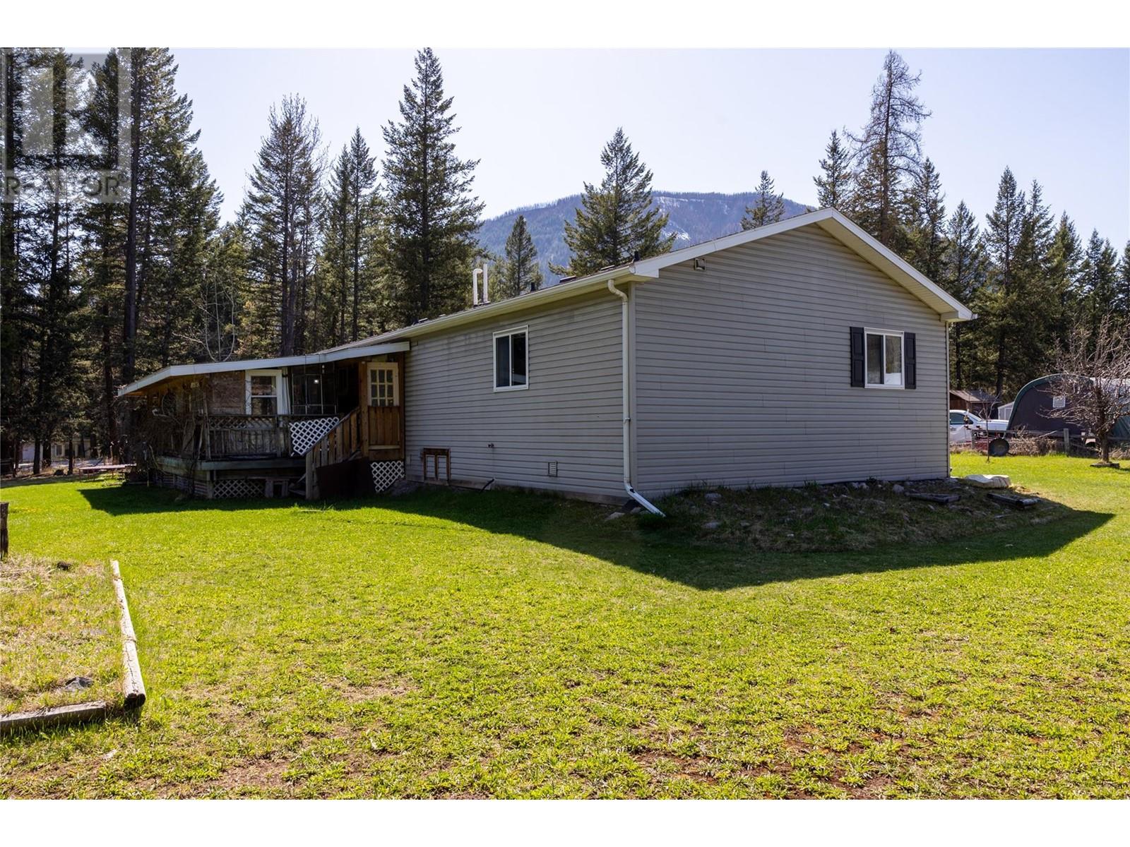 9500 43 Highway, Sparwood, British Columbia  V0B 2G1 - Photo 12 - 10341827
