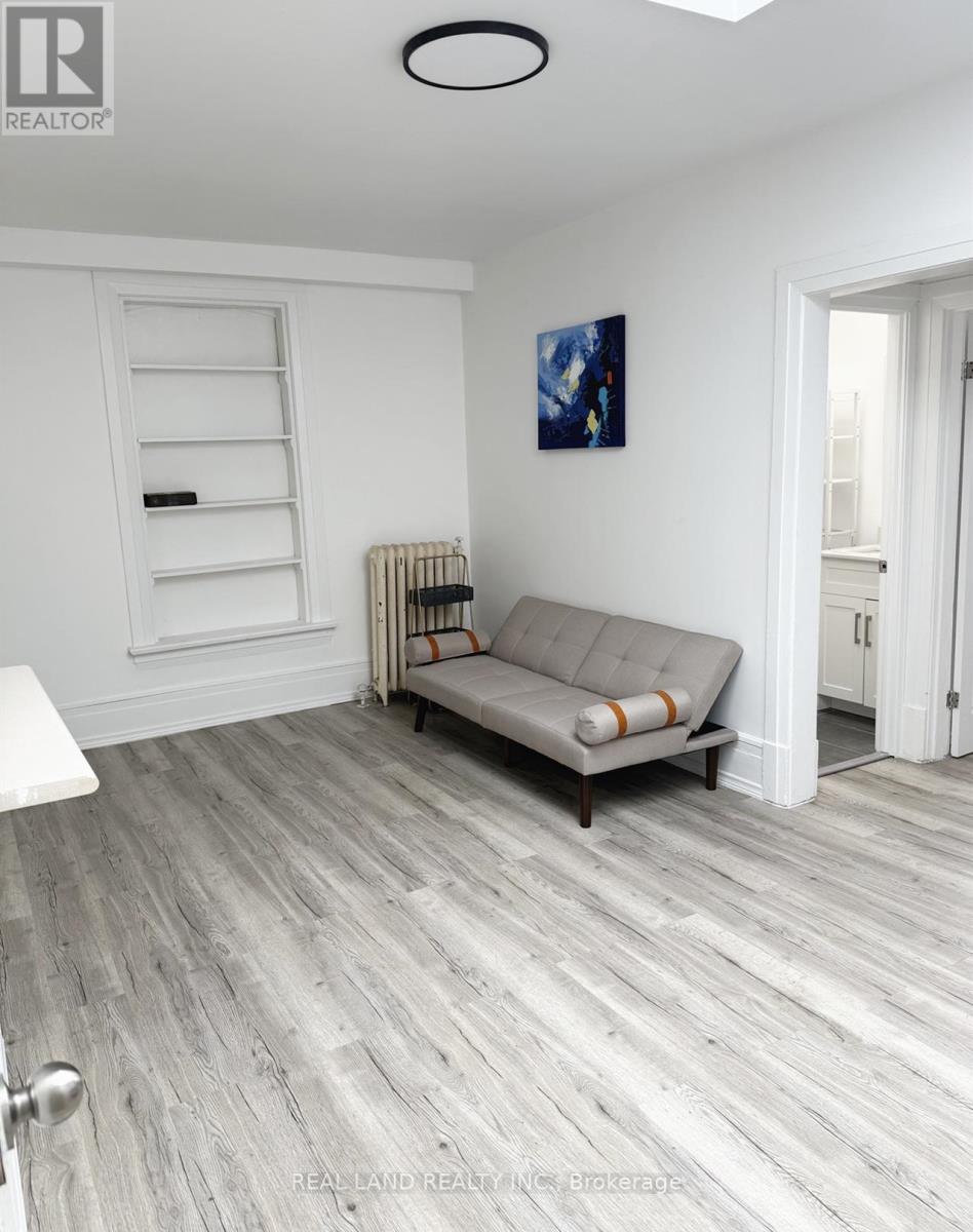 Unit 4 - 31 King Street E, Oshawa, Ontario  L1H 1B2 - Photo 3 - E12151640