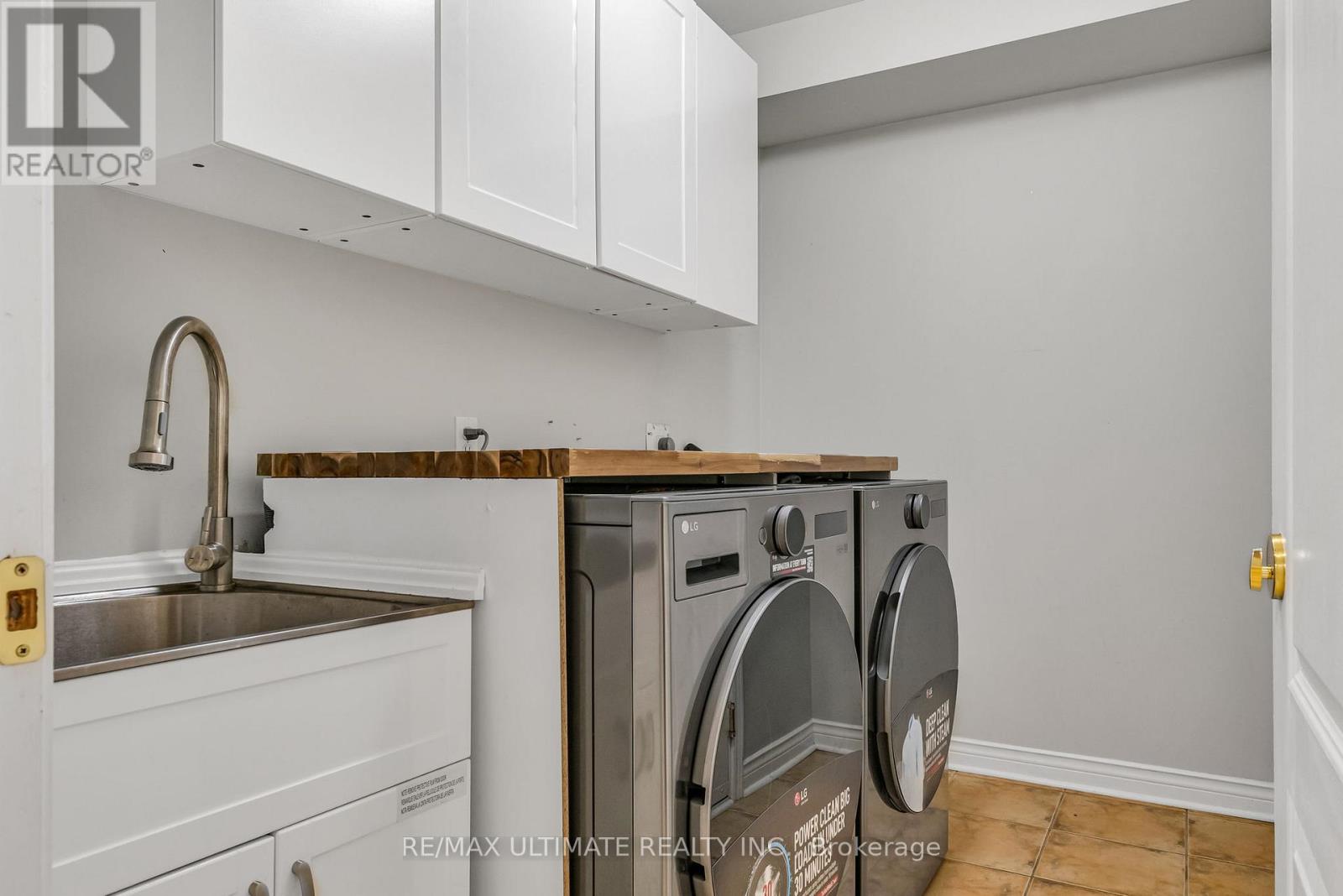 8 Dooley Crescent, Ajax, Ontario  L1T 4J4 - Photo 3 - E12151701