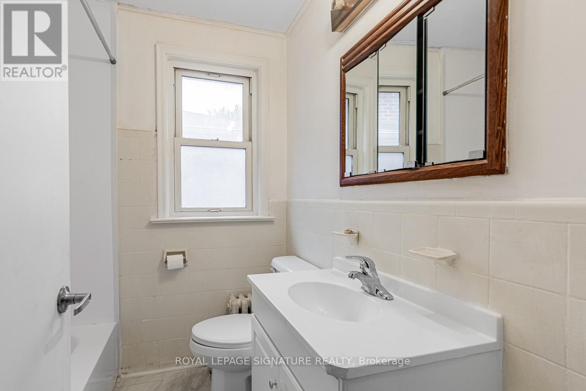 Upper - 71 Wishing Well Drive, Toronto, Ontario  M1T 1J2 - Photo 11 - E12151738