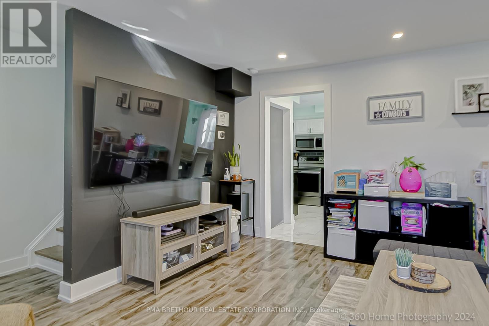 Property at 379 DWIGHT AVENUE image 4
