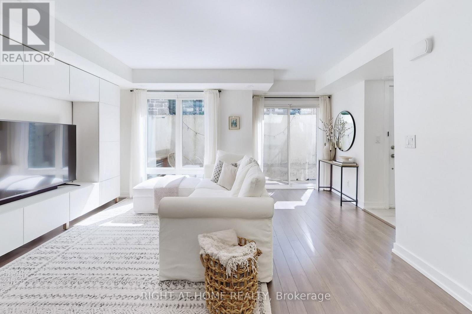 Property at 129 - 2 DUNSHEATH WAY image 4