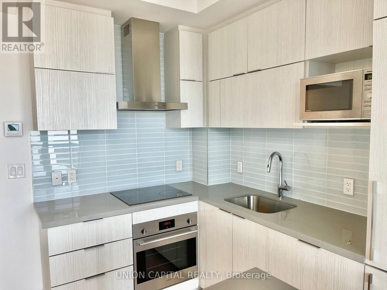1004 - 10 Rouge Valley Drive W, Markham, Ontario  L6G 0G9 - Photo 3 - N12151732