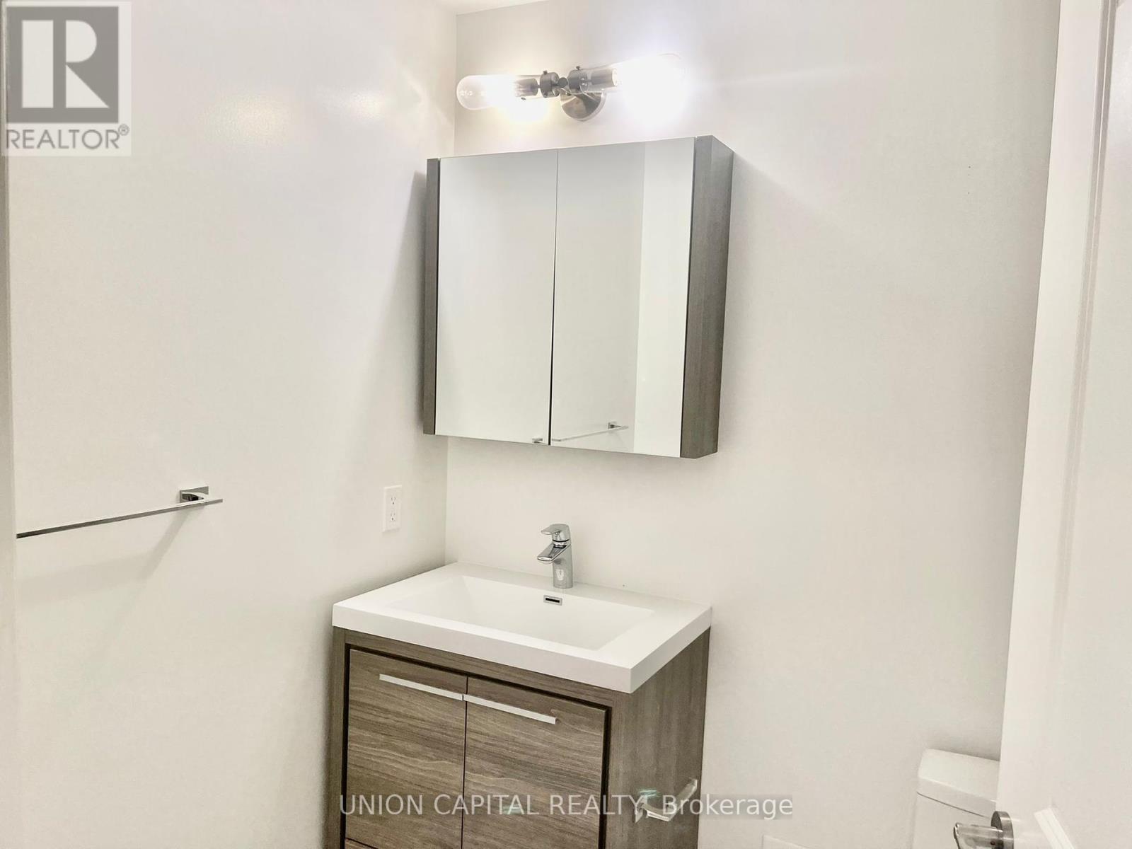 1004 - 10 Rouge Valley Drive W, Markham, Ontario  L6G 0G9 - Photo 8 - N12151732