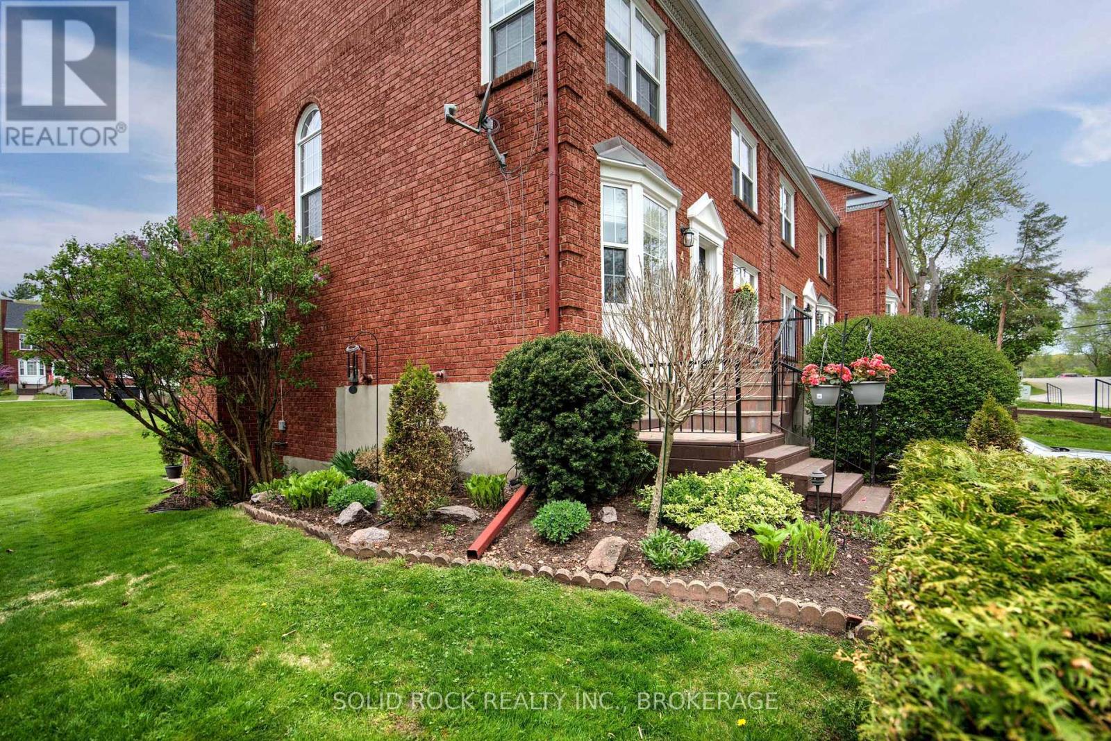 4 Country Club Place, Brockville, Ontario  K6V 6T5 - Photo 37 - X12010157