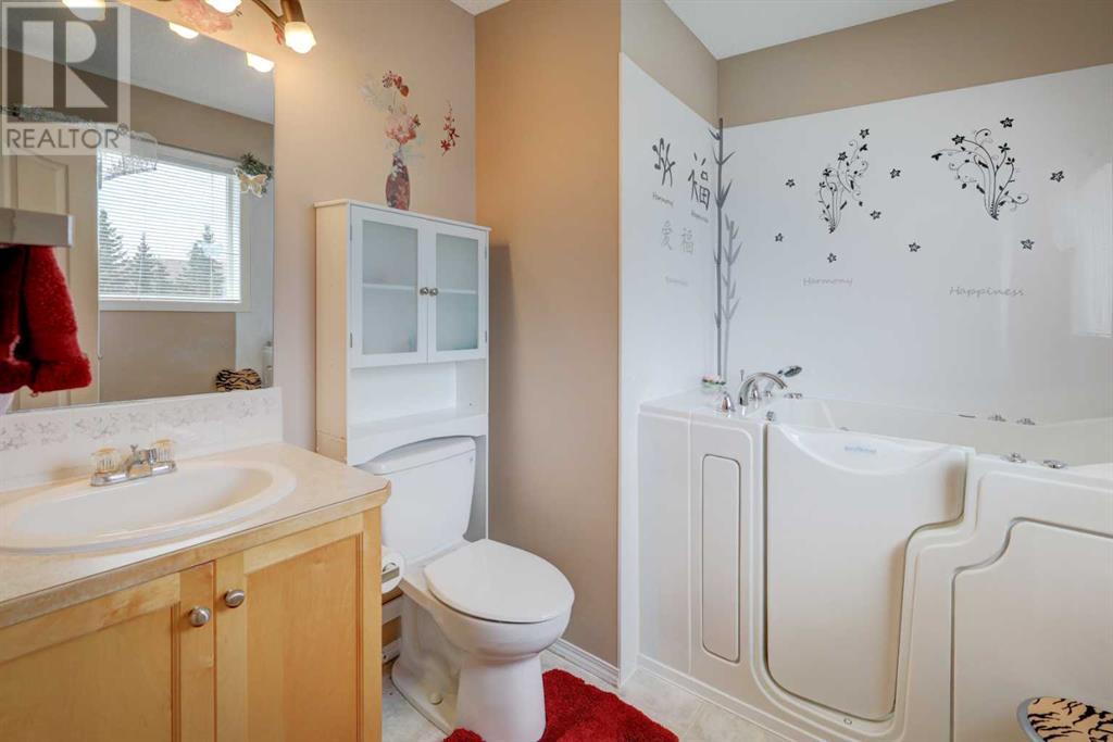 12, 156 Canoe Drive Sw, Airdrie, Alberta  T4B 2Z3 - Photo 18 - A2221457