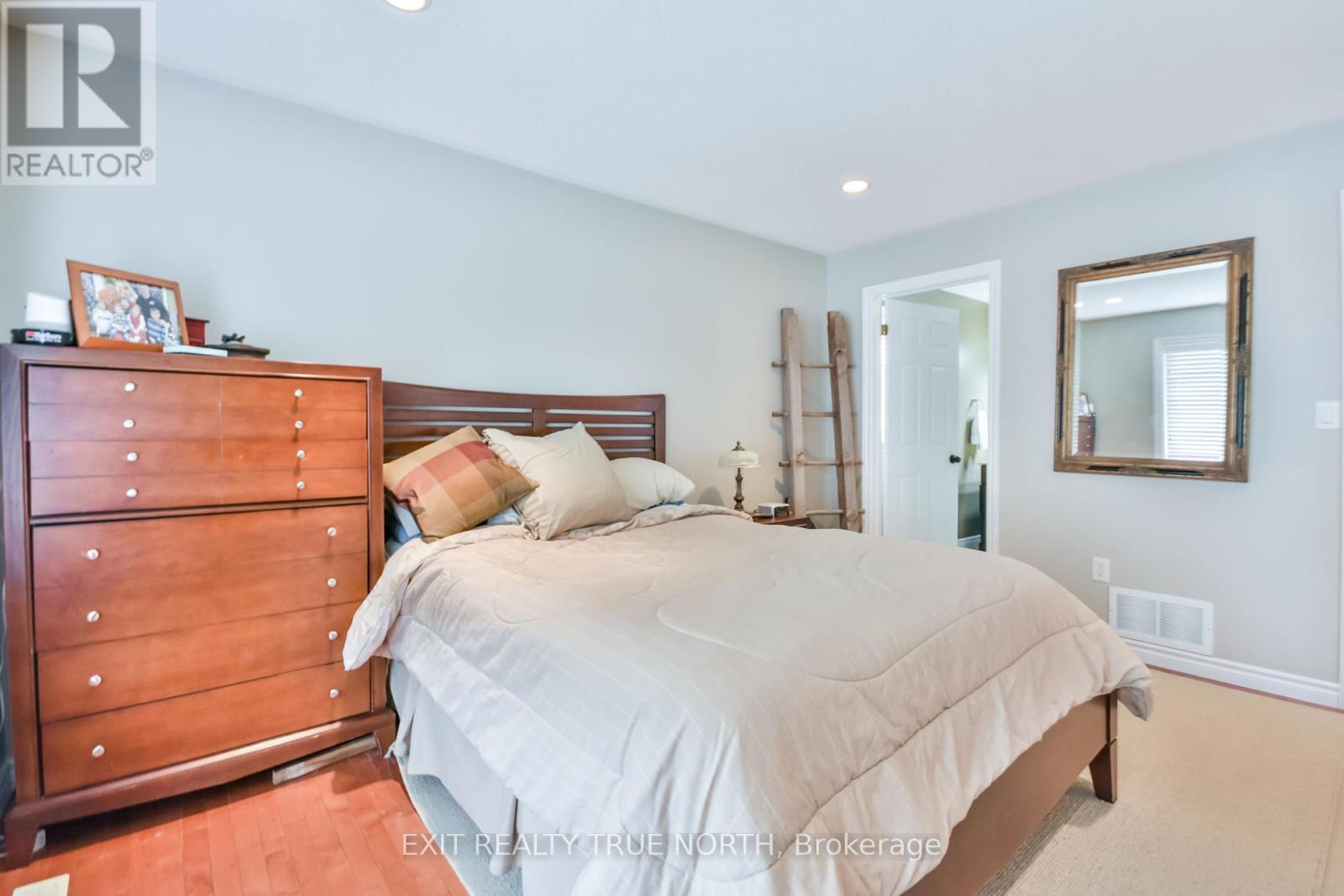 44 Graham Street, Springwater, Ontario  L0L 1P0 - Photo 17 - S12151617