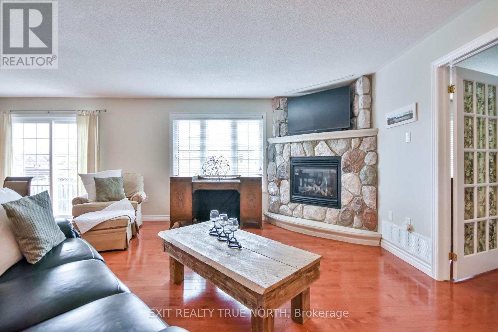 44 Graham Street, Springwater, Ontario  L0L 1P0 - Photo 2 - S12151617