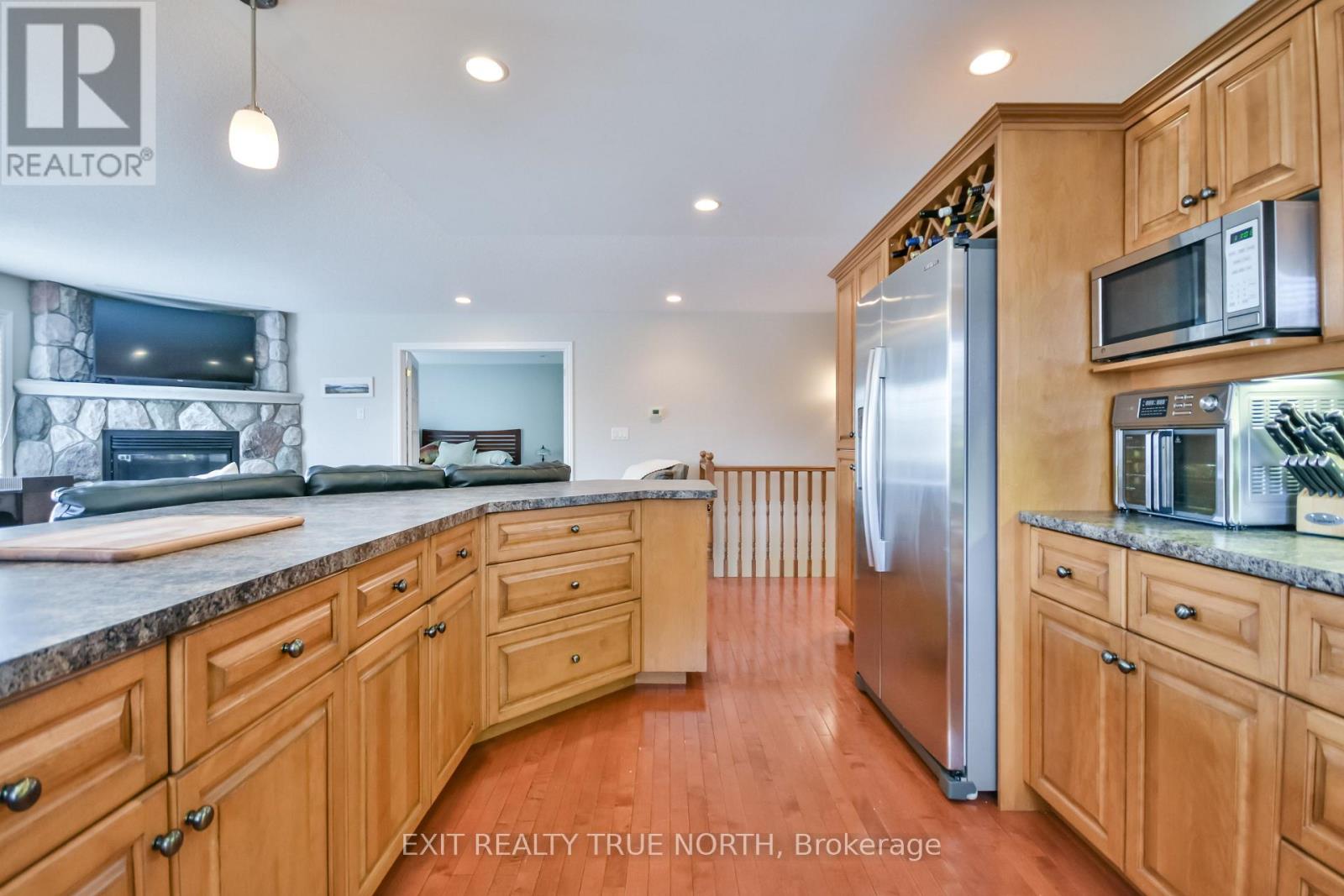 44 Graham Street, Springwater, Ontario  L0L 1P0 - Photo 6 - S12151617