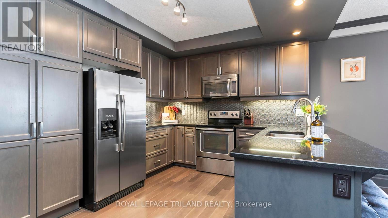 Photo 12 of 44 for 2303 - 330 Ridout Street N