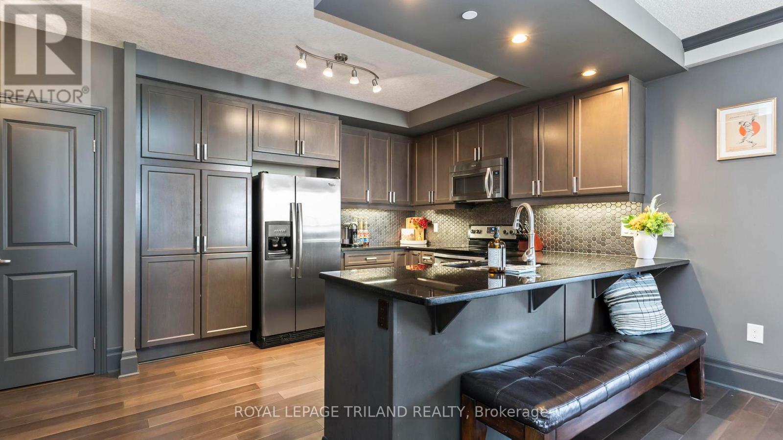 Photo 13 of 44 for 2303 - 330 Ridout Street N