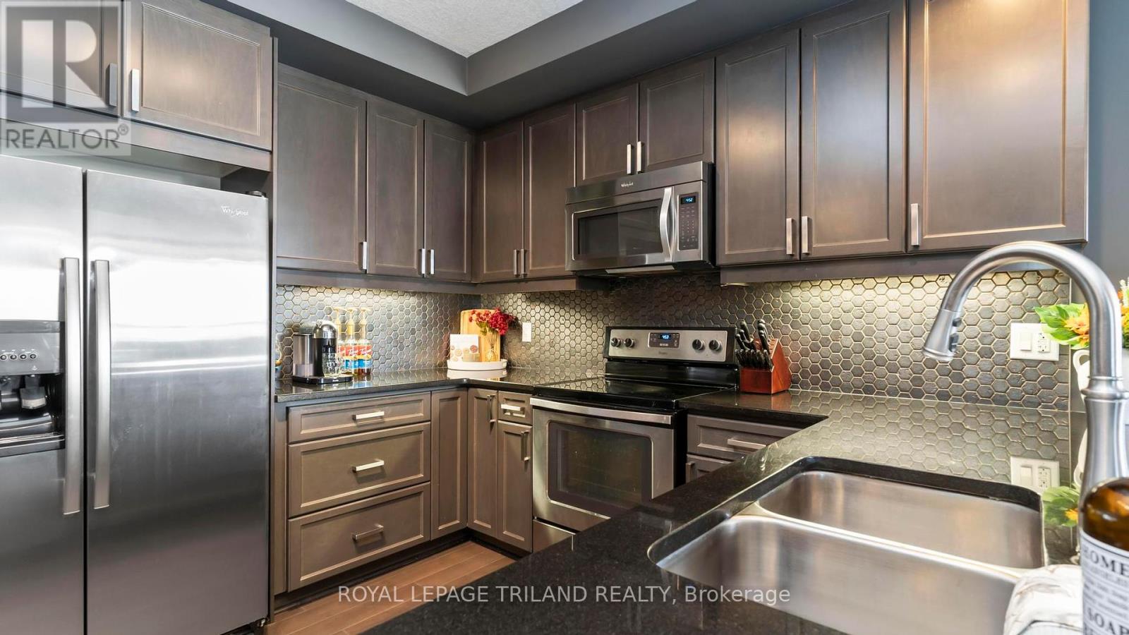 Photo 15 of 44 for 2303 - 330 Ridout Street N
