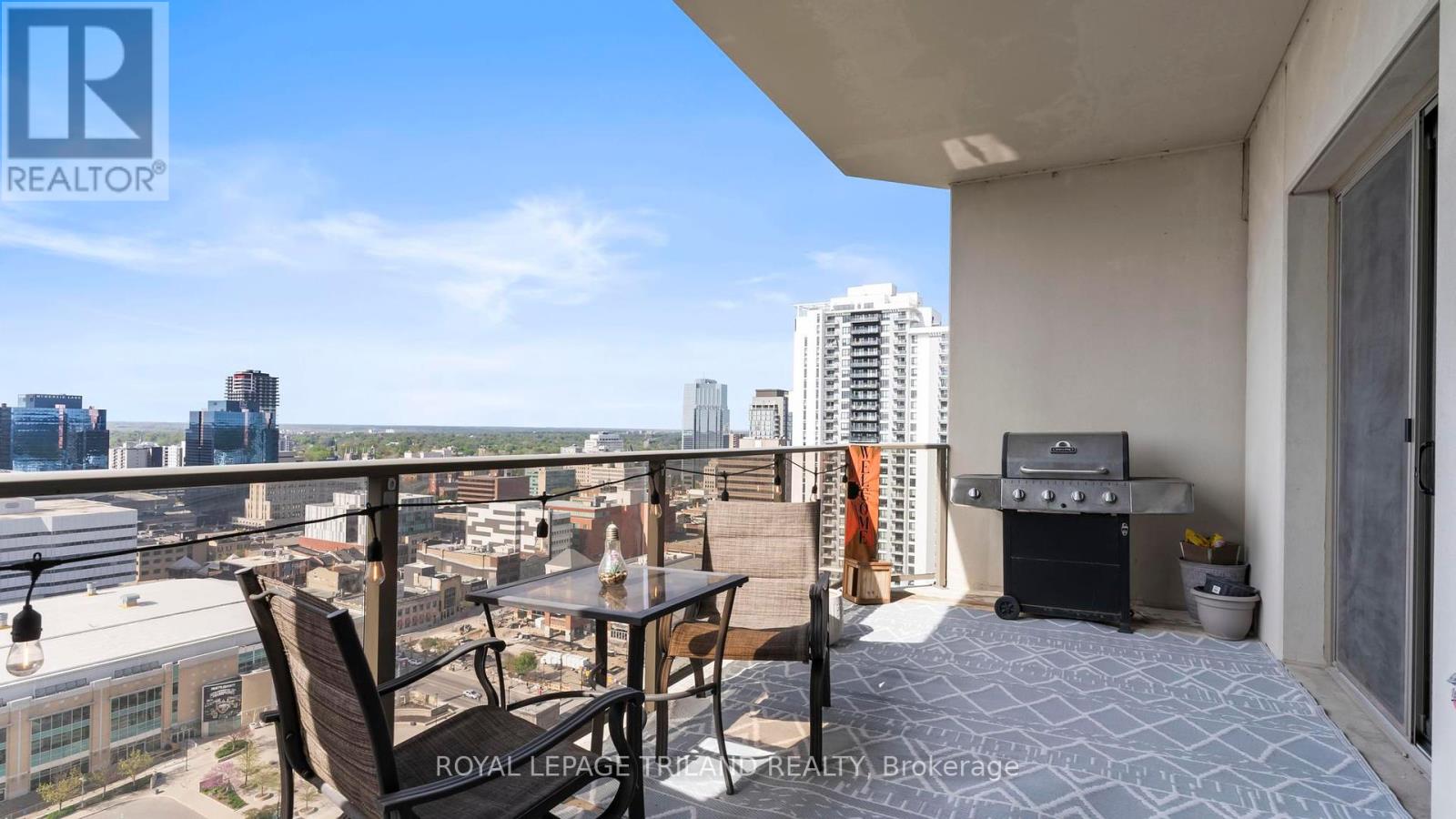 Photo 30 of 44 for 2303 - 330 Ridout Street N