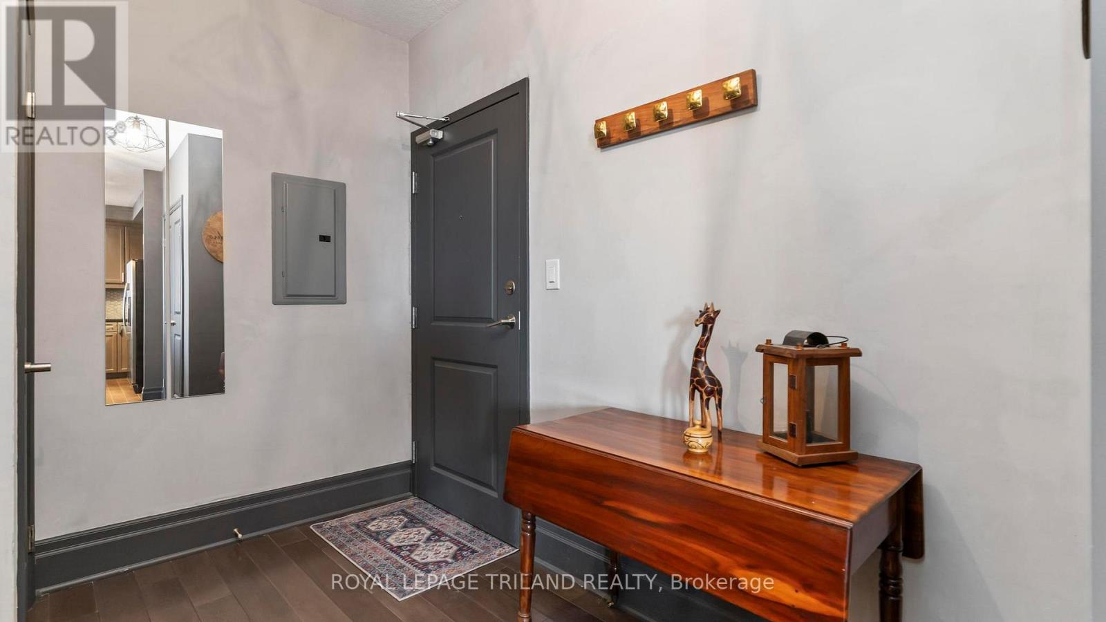 Photo 8 of 44 for 2303 - 330 Ridout Street N