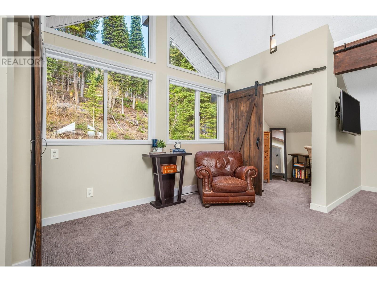 9811 Silver Star Road, Vernon, British Columbia  V1B 3M1 - Photo 23 - 10348106