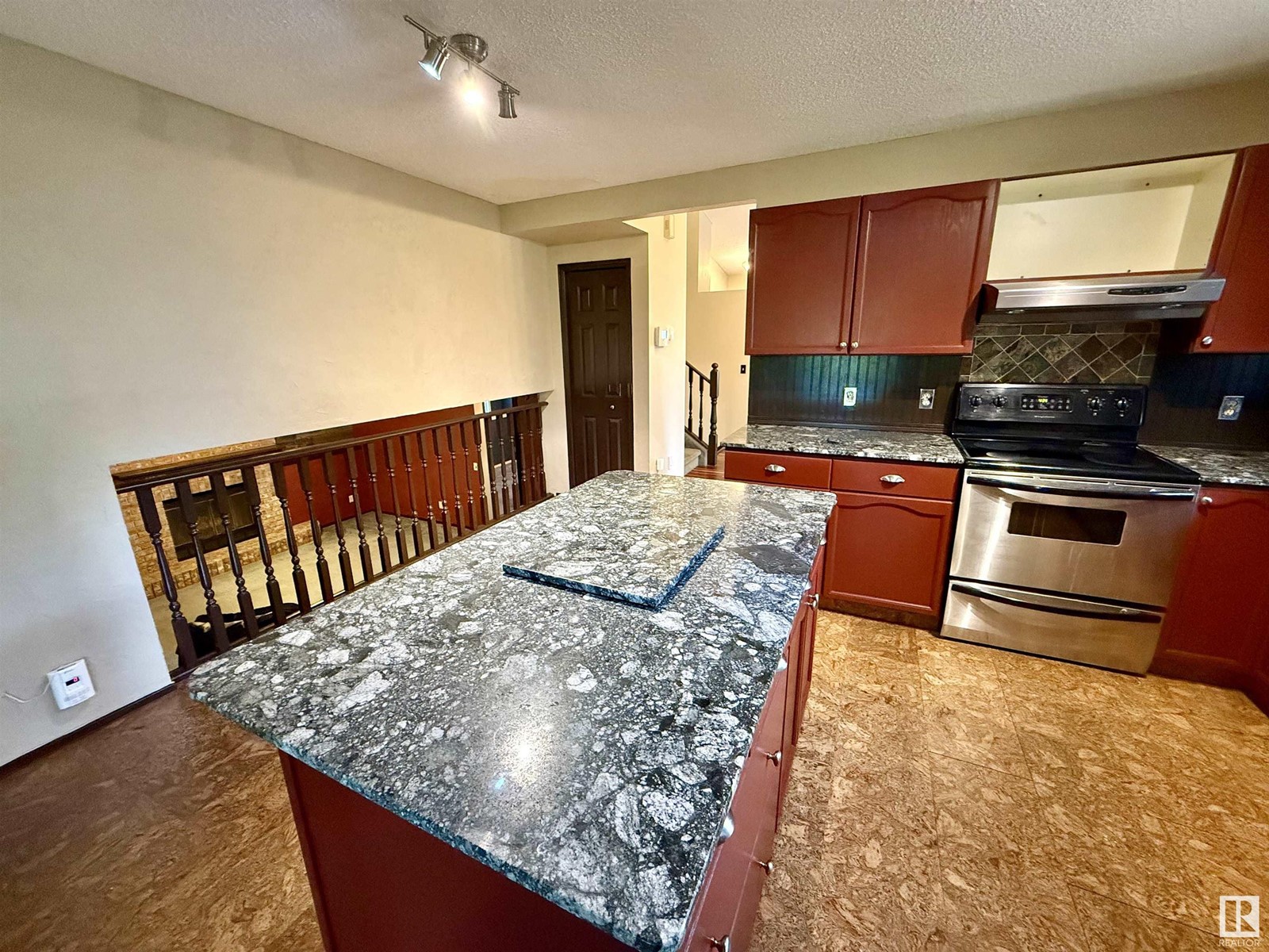 157 St. Andrews Dr, Stony Plain, Alberta  T7Z 1K7 - Photo 4 - E4436686