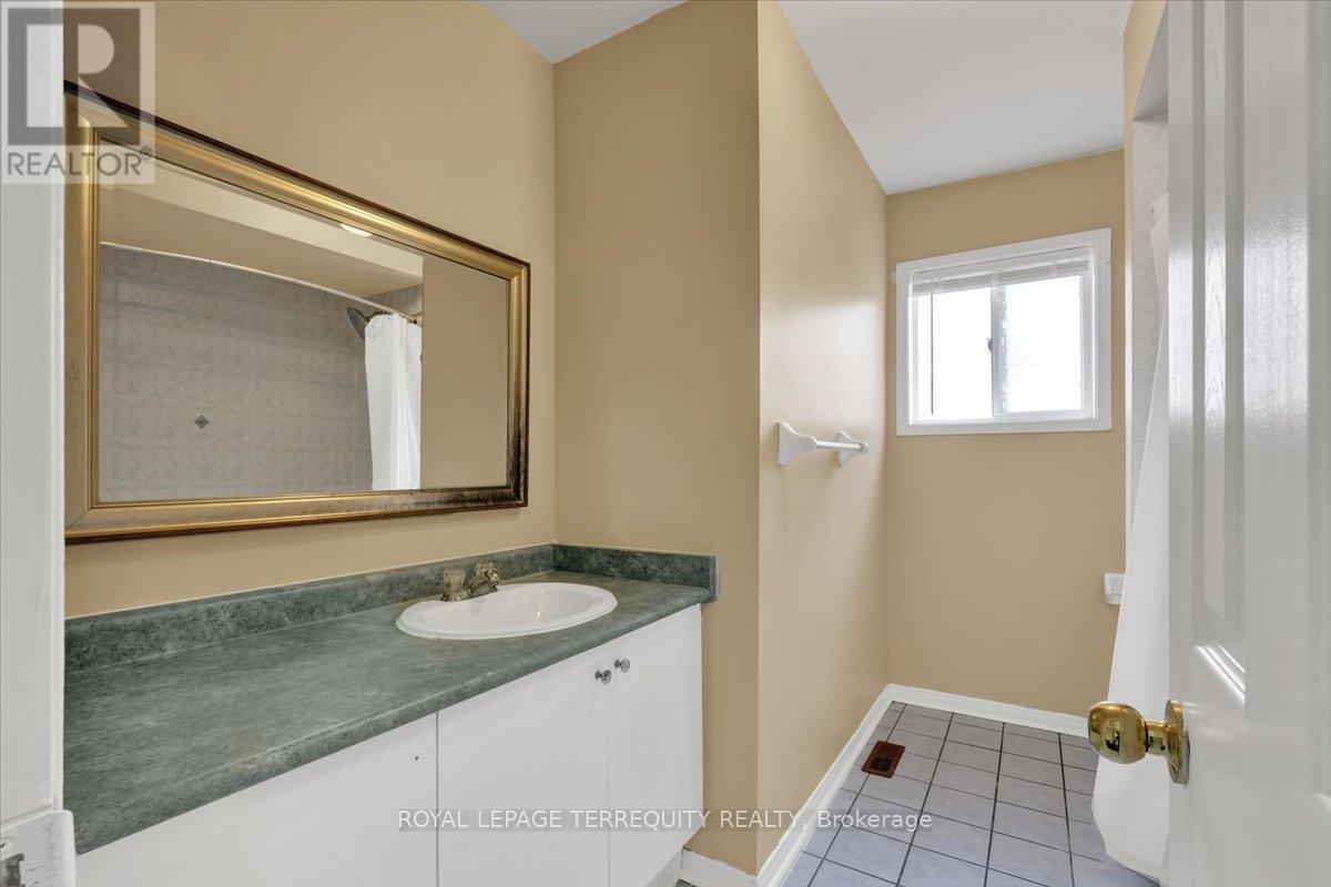 1009 Windbrook Grove, Mississauga, Ontario  L5V 2N7 - Photo 19 - W12151641