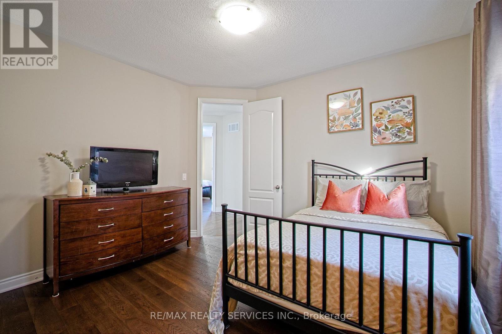 93 Bear Run Road, Brampton, Ontario  L6X 2Z9 - Photo 19 - W12151648