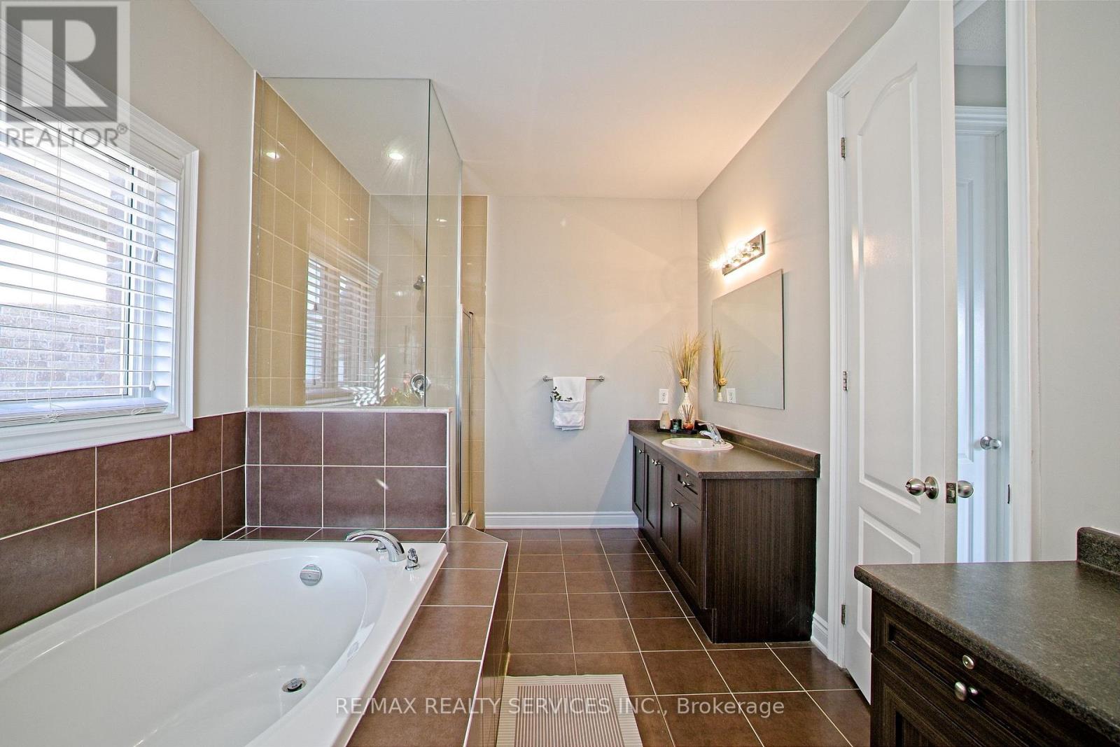 93 Bear Run Road, Brampton, Ontario  L6X 2Z9 - Photo 30 - W12151648