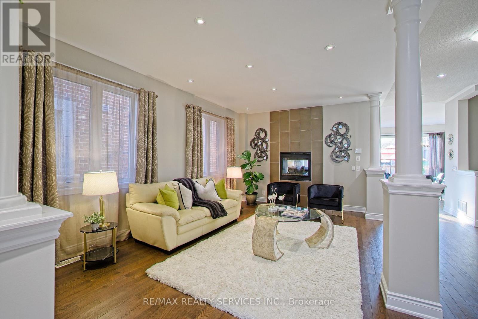 93 Bear Run Road, Brampton, Ontario  L6X 2Z9 - Photo 7 - W12151648
